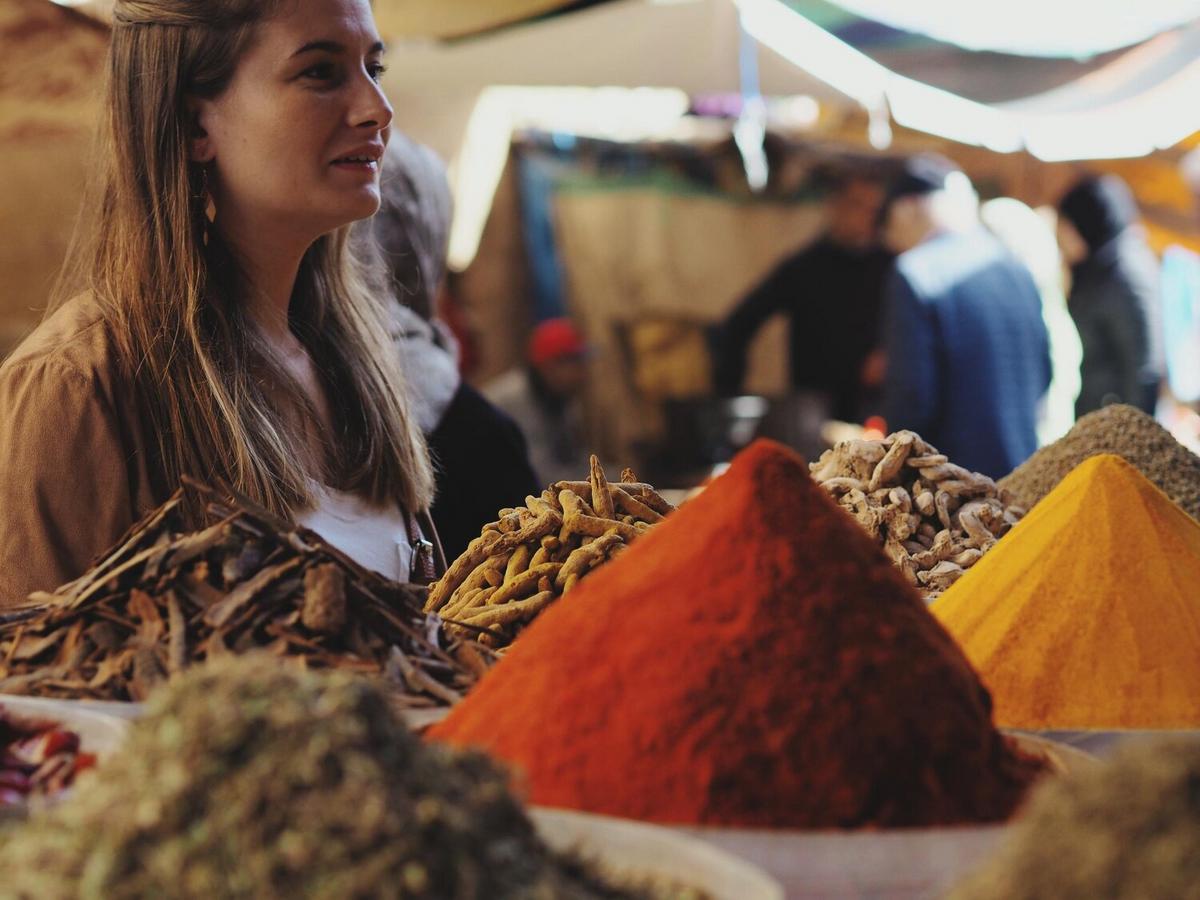 Exploring the Flavors of Indian Cuisine: Essential Spices and Dishes